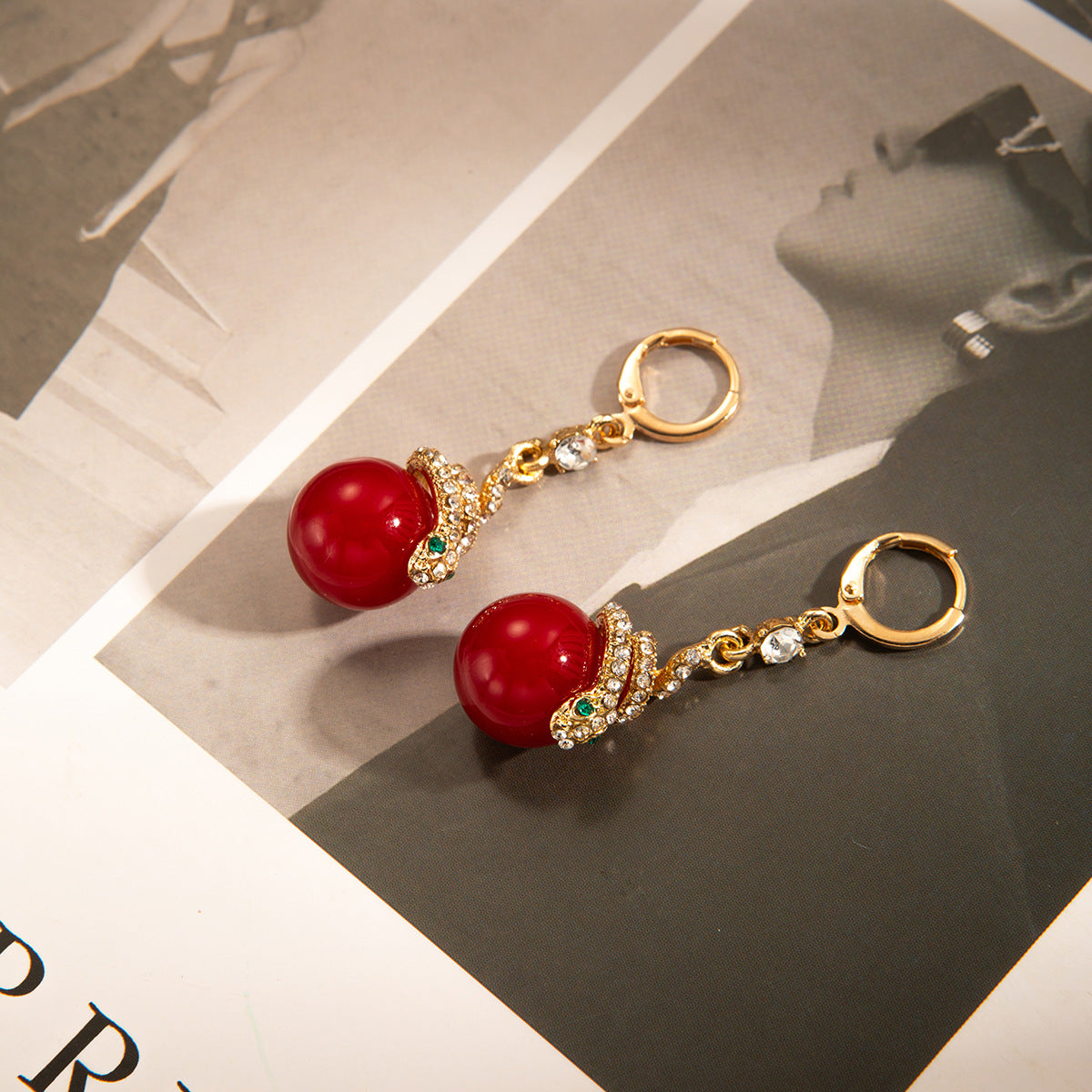 🐍Nyårsrea🎀Förgyllda örhängen med ormpärla