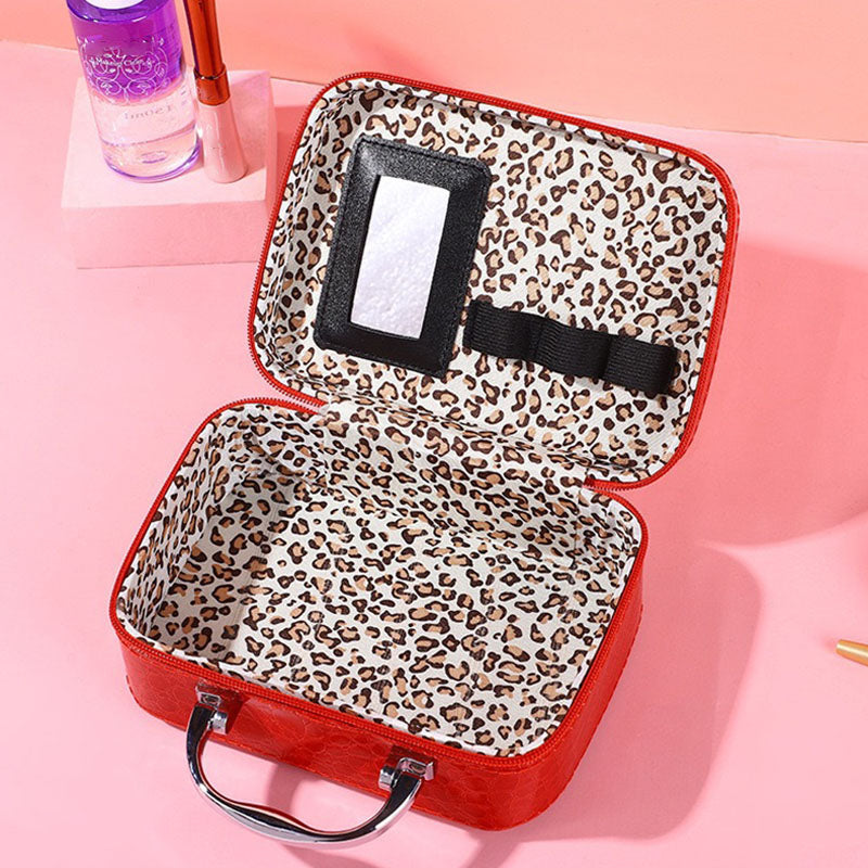 Bärbar syverktygssats med förvaringslåda🪡