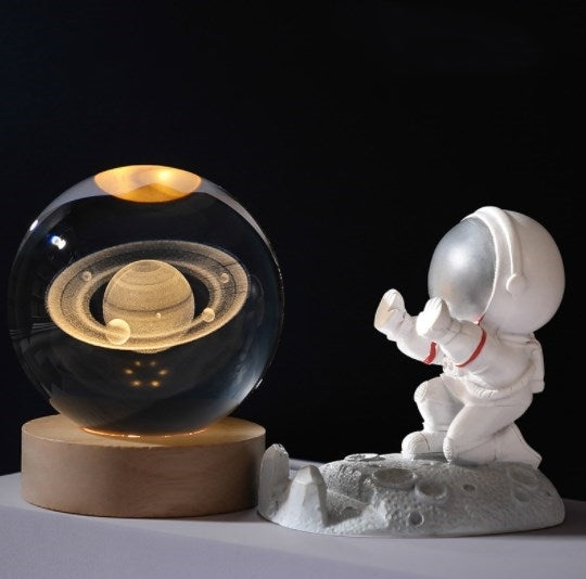 🥳2026 HOT SALE🥳💞50 000+ SÅLDA!💫🌌 Ta med galaxen in i ditt rum. 3D-kristallkula nattlampa – 49 % RABATT! ✨🌙