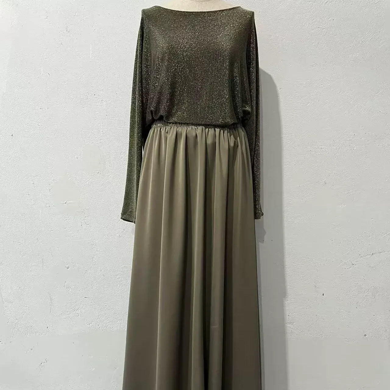 2-delat set med maxikjol i guld för kvinnor