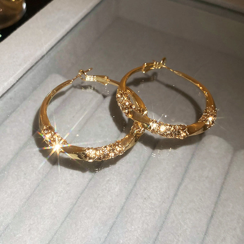 ⏰ Endast nu 49% rabatt!🔥Cirkelörhängen med Zirkoni💎 - Eleganta Orlingar för En Sparklade Look! 🌟